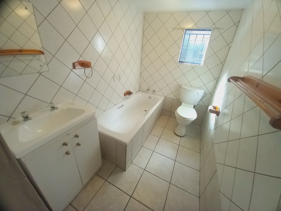 3 Bedroom Property for Sale in Roodia Free State